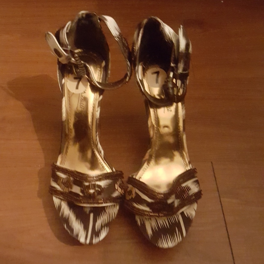 Cream and Brown Patterned Pumps