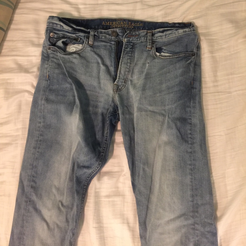 American Eagle Outfitter Light Wash Jeans