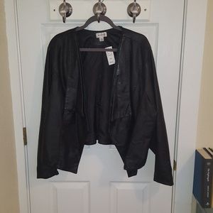 NWT AVENUE PLUS SIZE LEATHER JACKET (30/32)