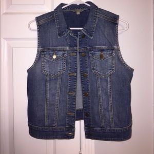 Denim vest. Size M.