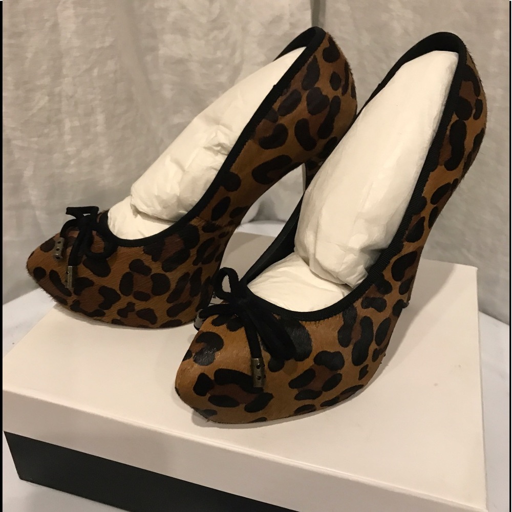 Leapord kardashian Bebe shoes