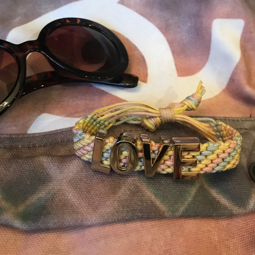 💕💛BCBG "LOVE" Bracelet💛💕