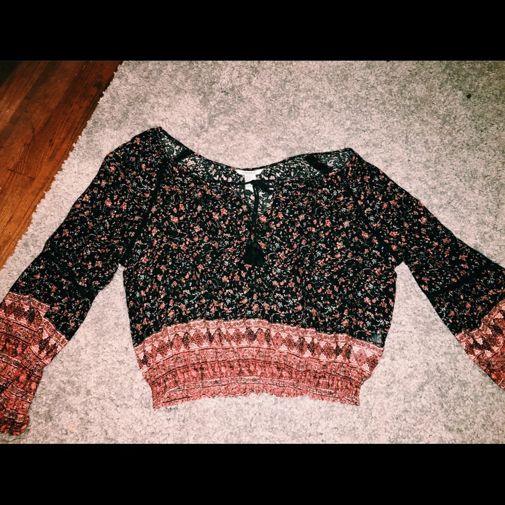 Forever 21 Hippie Long Sleeve Crop Top ✨
