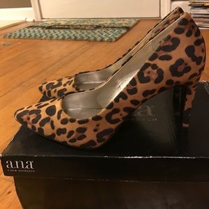 Leopard print pumps by a.n.a. NWB. Never worn.