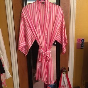 VS Silky Kimono/Robe