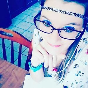 Meet your Posher, Crystal