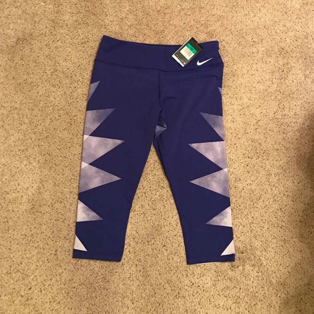 NWT XL Nike Training crop leggings