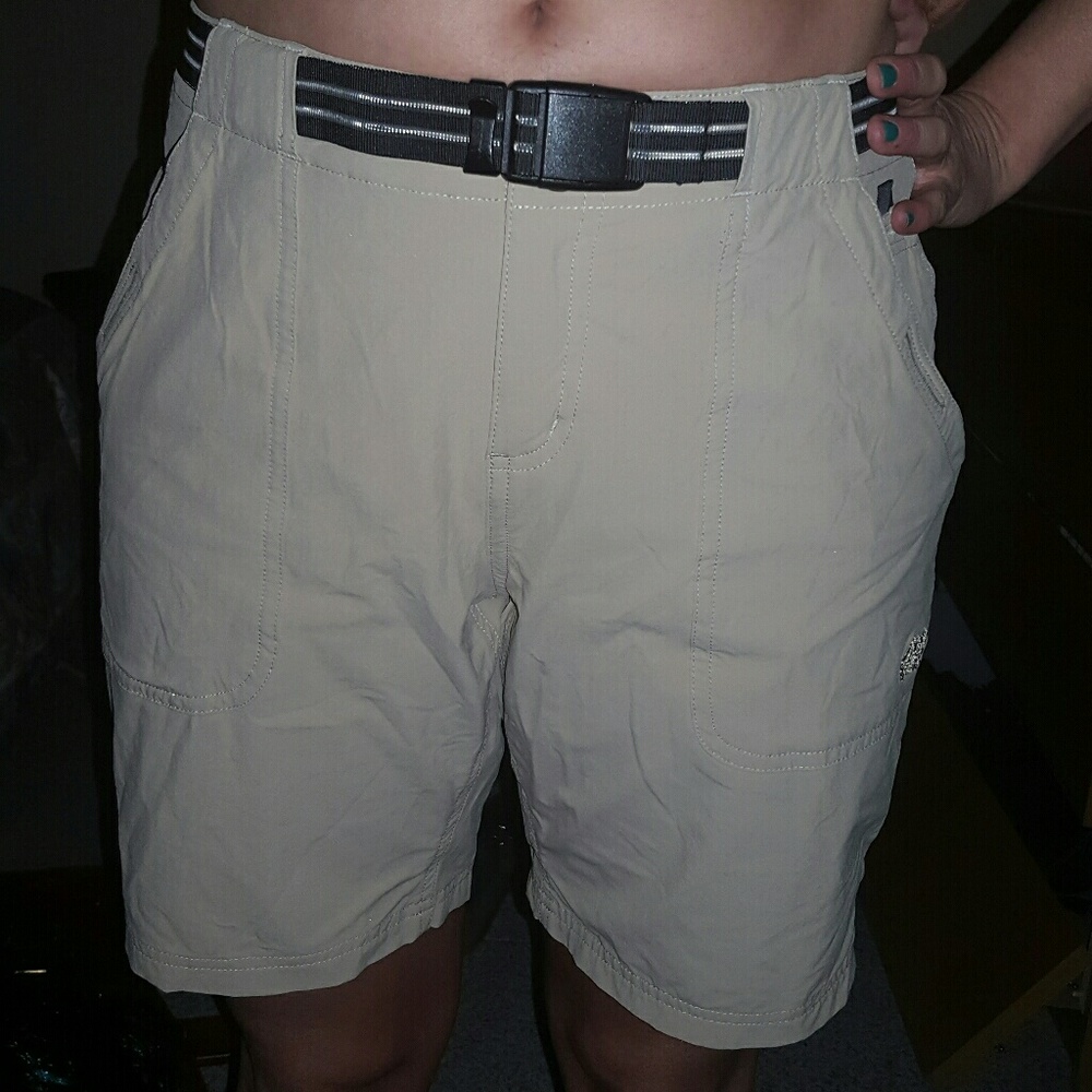 Eastern Mountain sports women's cargo hiking short