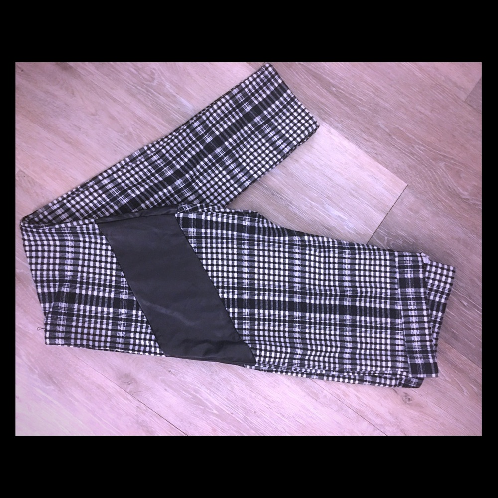 NWOT Black and white plaid pleather leggings