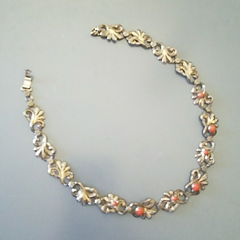 Vintage 1940s coral and gold-filled choker