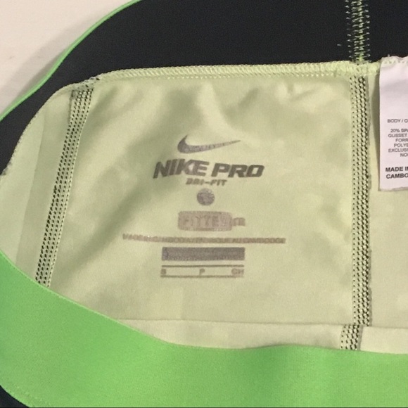 SOLD: Nike Pro Dri-Fit Capri - Picture 4 of 5