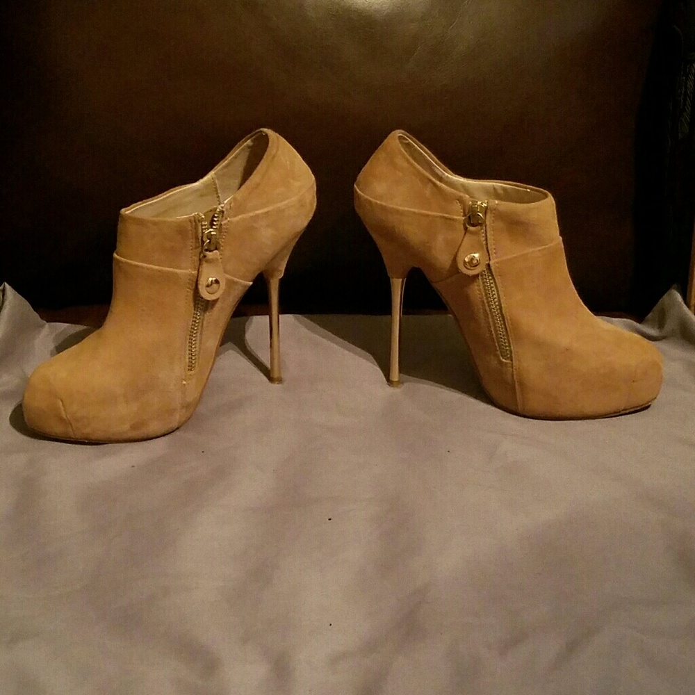 Obsession Rules Ankle Boot Heels