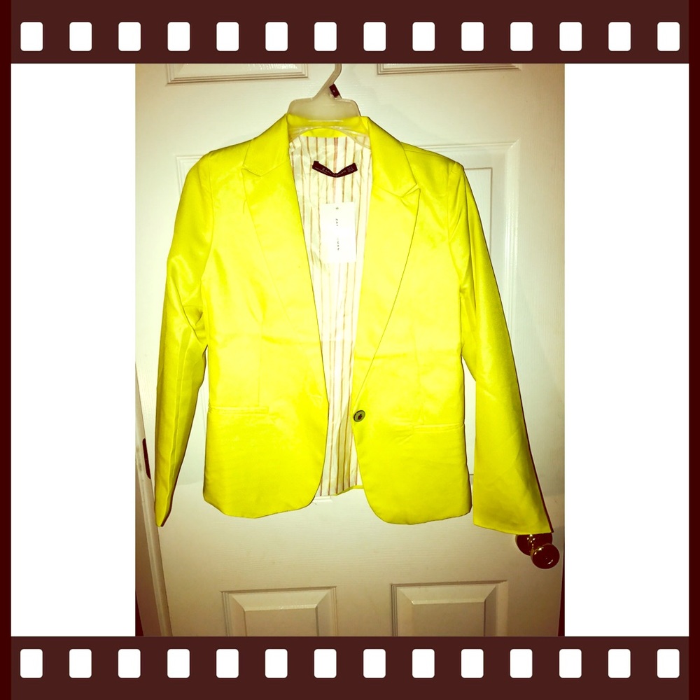 Yellow blazer