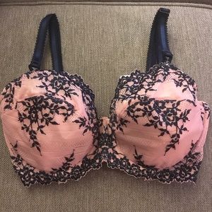 Embrace Lace Wacoal Bra 34DD