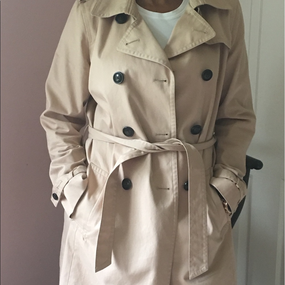 Khaki Trenchcoat