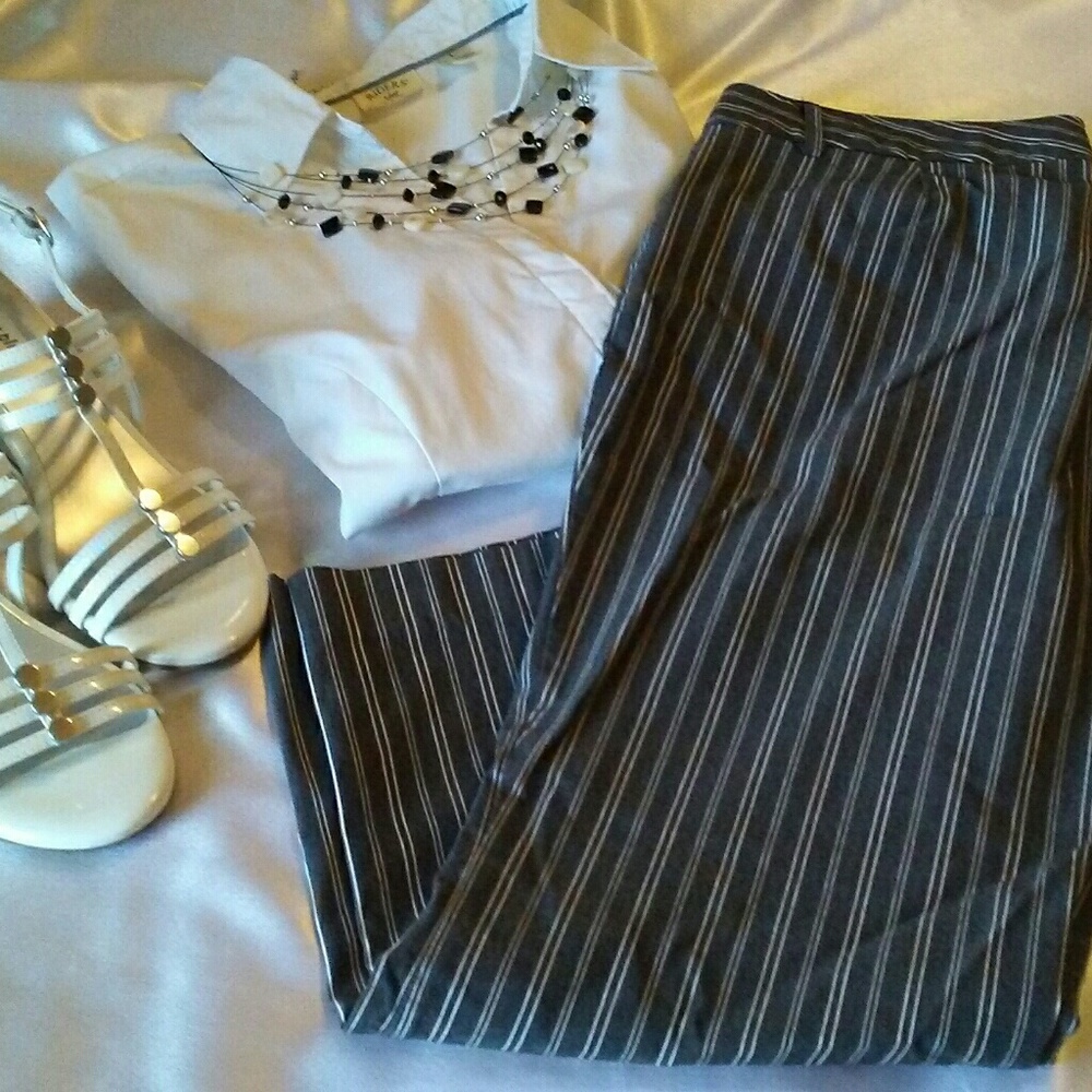 Express gray pinstripe cropped slacks