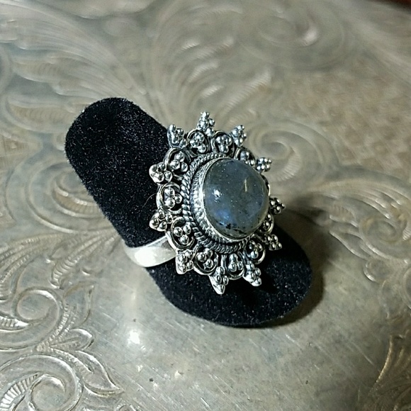 Sterling silver ring size 7.5 natural labriodite - Picture 2 of 3
