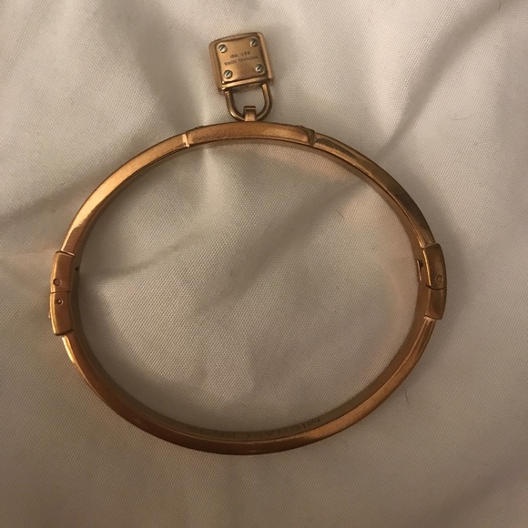 Michael Kors Bangle Rose Gold - Picture 2 of 3