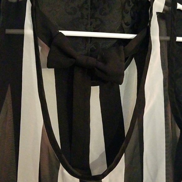 Hi-low Striped tank with bow detail - Picture 3 of 4