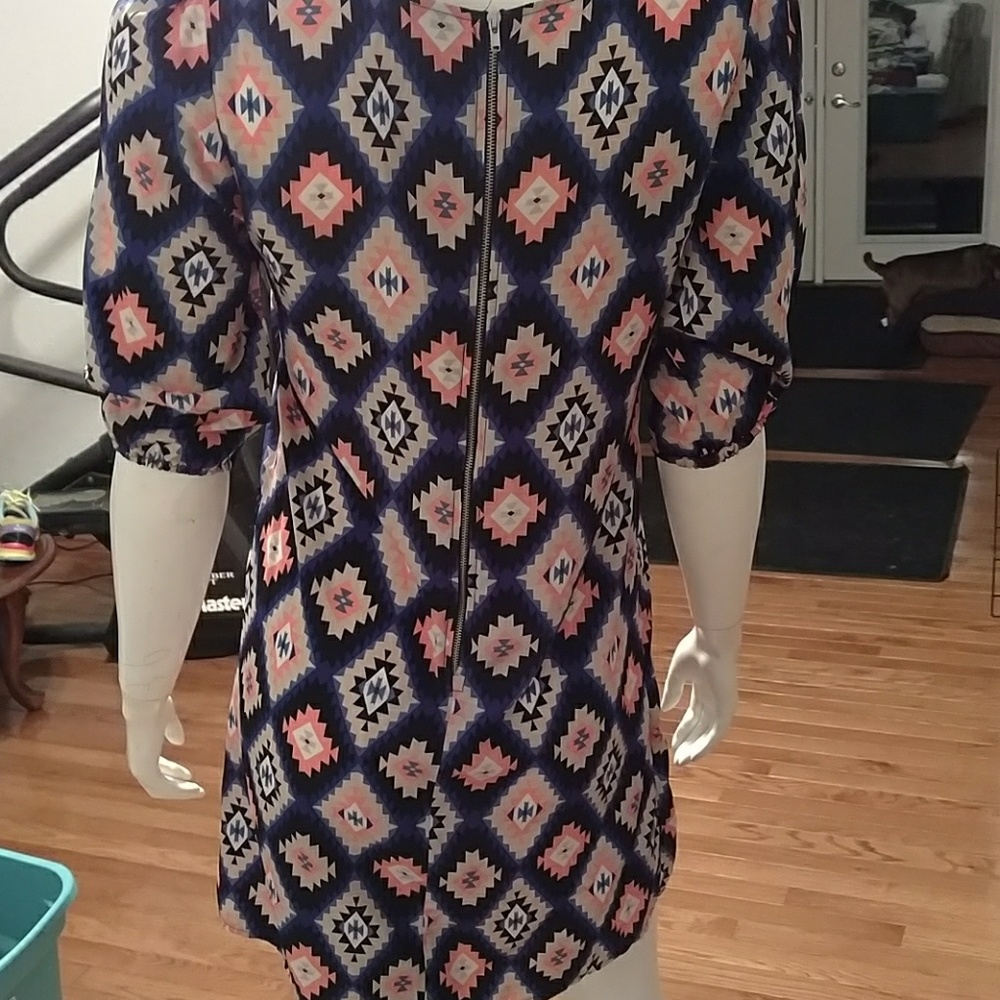 SOLD......Forever 21 diamond blocked dress - Picture 2 of 3