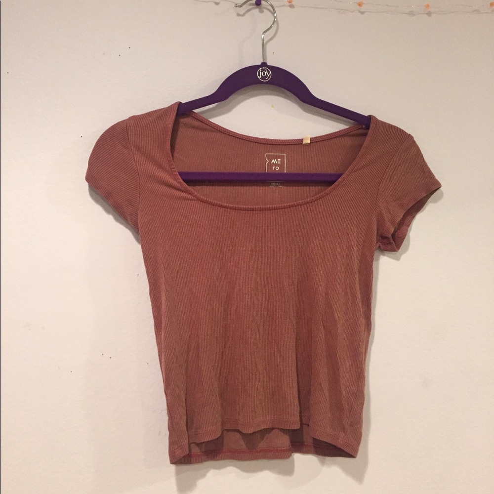 maroon/red crop tshirt