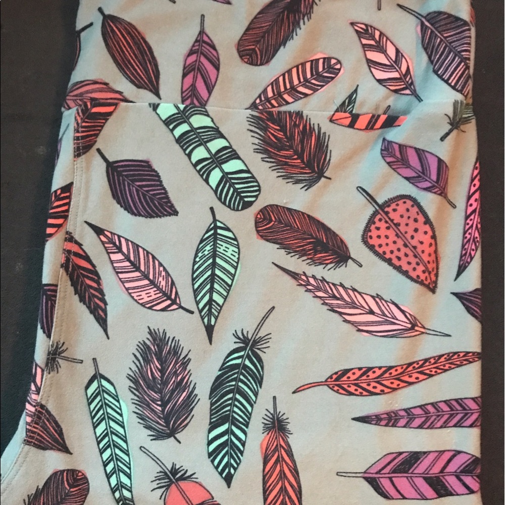 LuLaRoe TC Feather leggings Grey