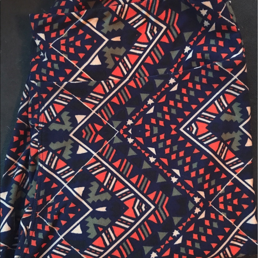LuLaRoe BRAND NEW TC Leggings Aztec print