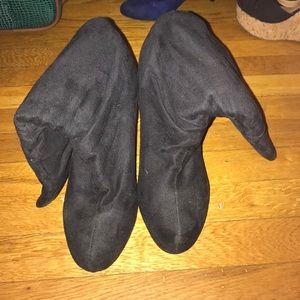 Brand new calves length black boots with heels