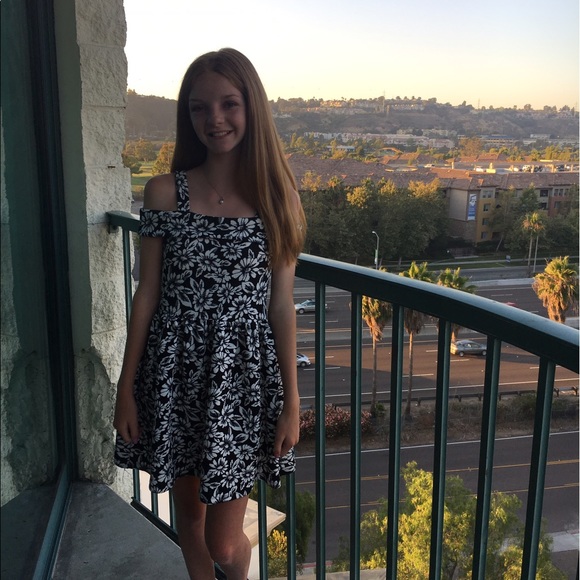 Meet your Posher, Claire - Picture 1 of 1