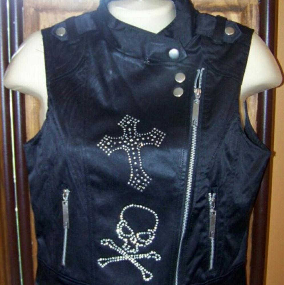 New Women's Medium Black Vest With Rhinestones