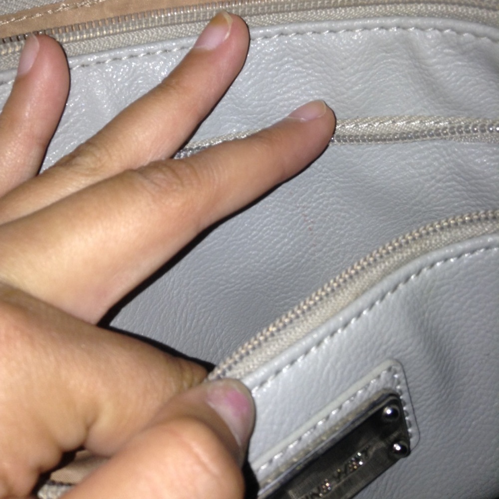 Nine West Grey Purse $20 - Picture 4 of 4