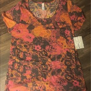 🌸LuLaRoe Classic T 🌸