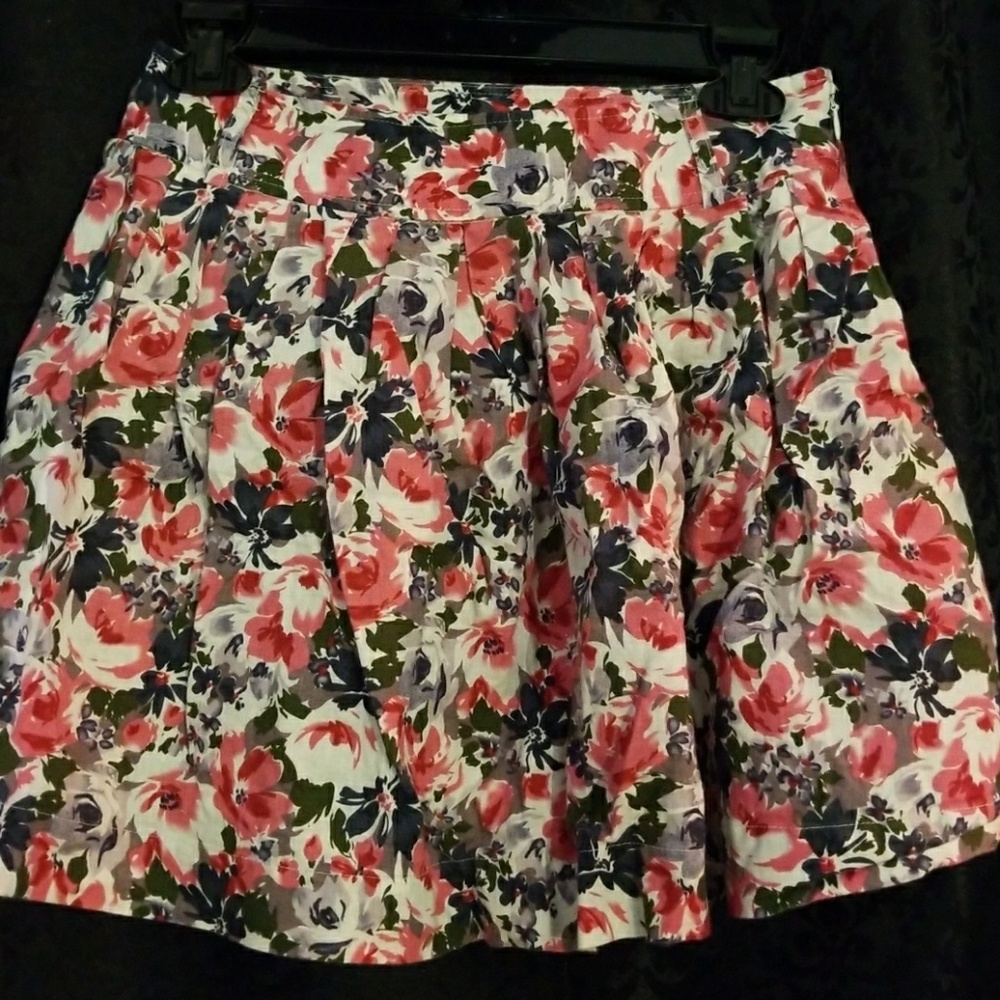 High waisted floral skirt