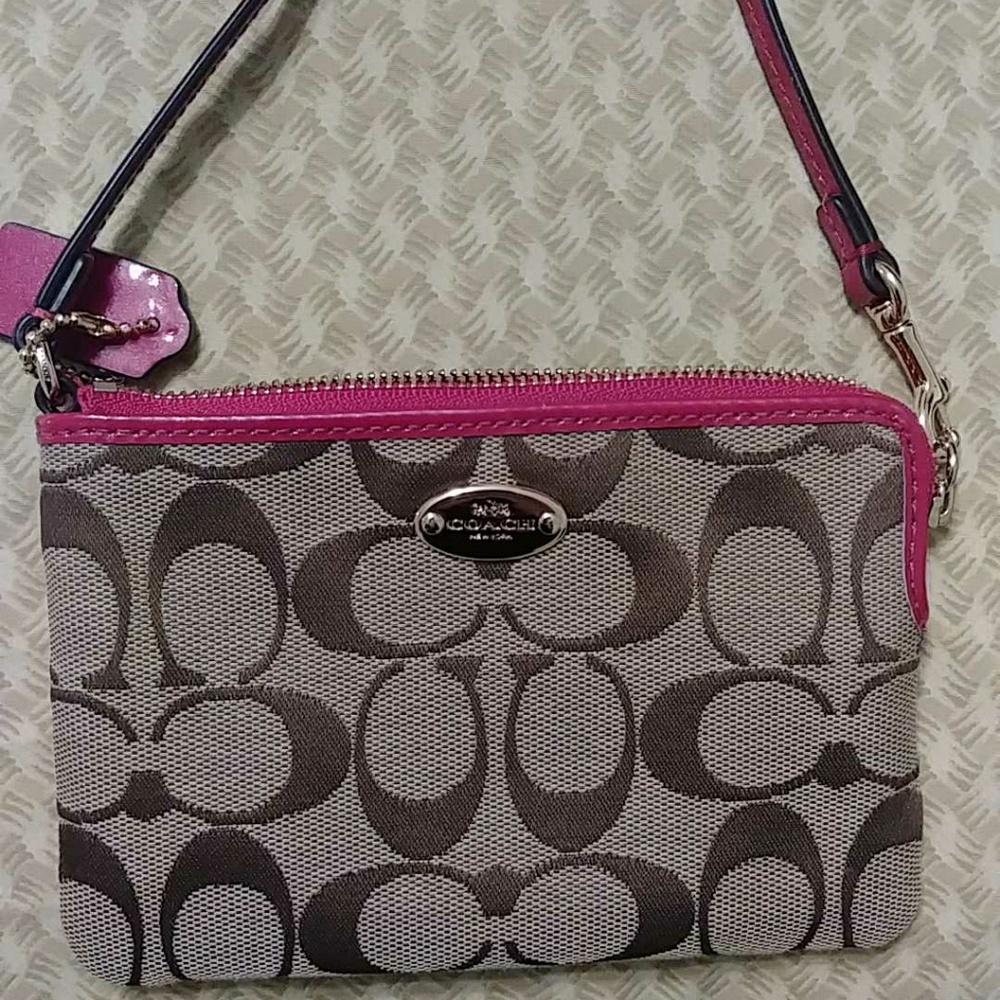 Coach Authentic Wristlet, brand new with cards