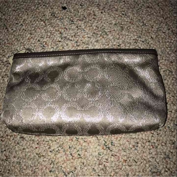 Coach - Picture 3 of 3