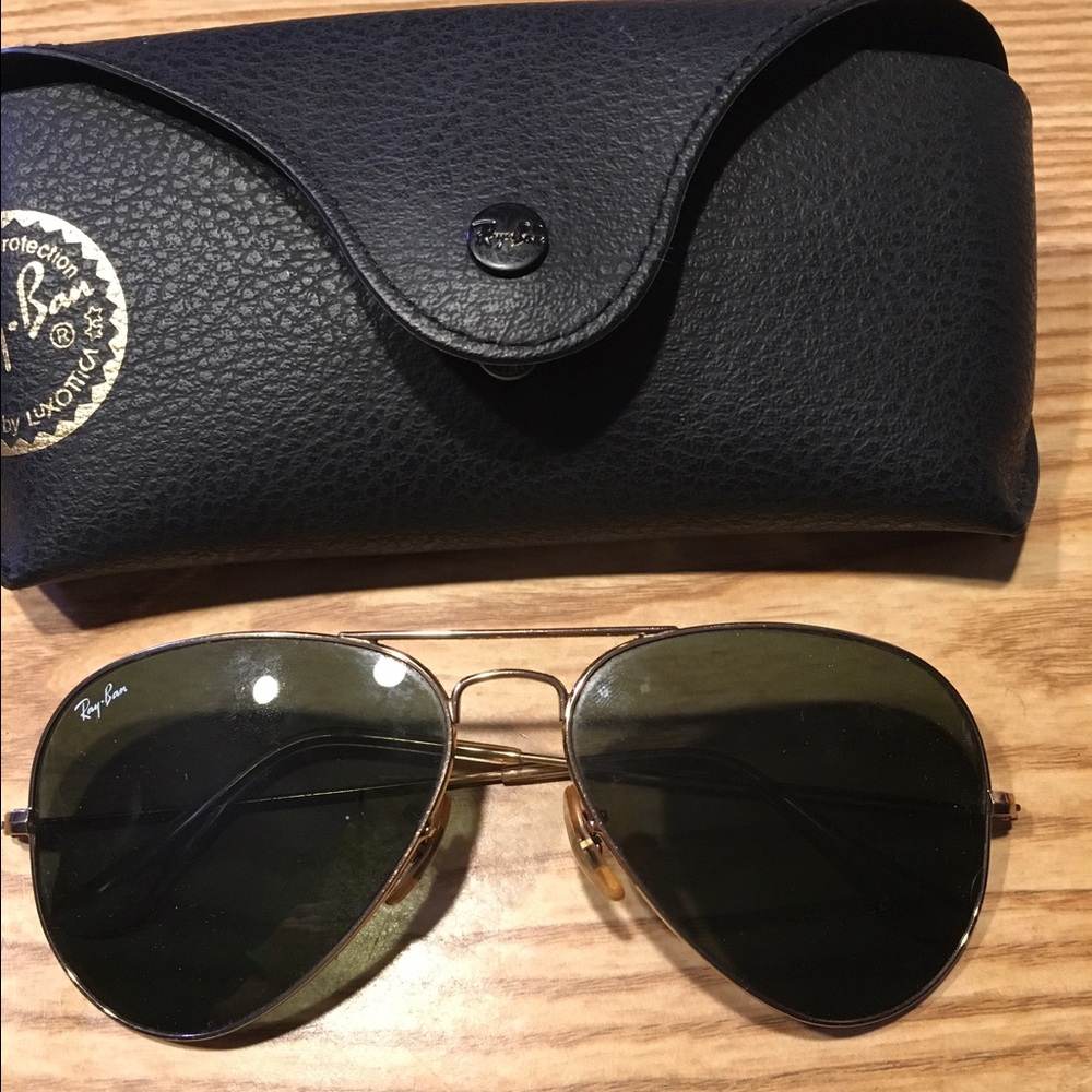 Rayban Aviators with case. Gold frame black lens