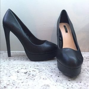 Classic black stiletto