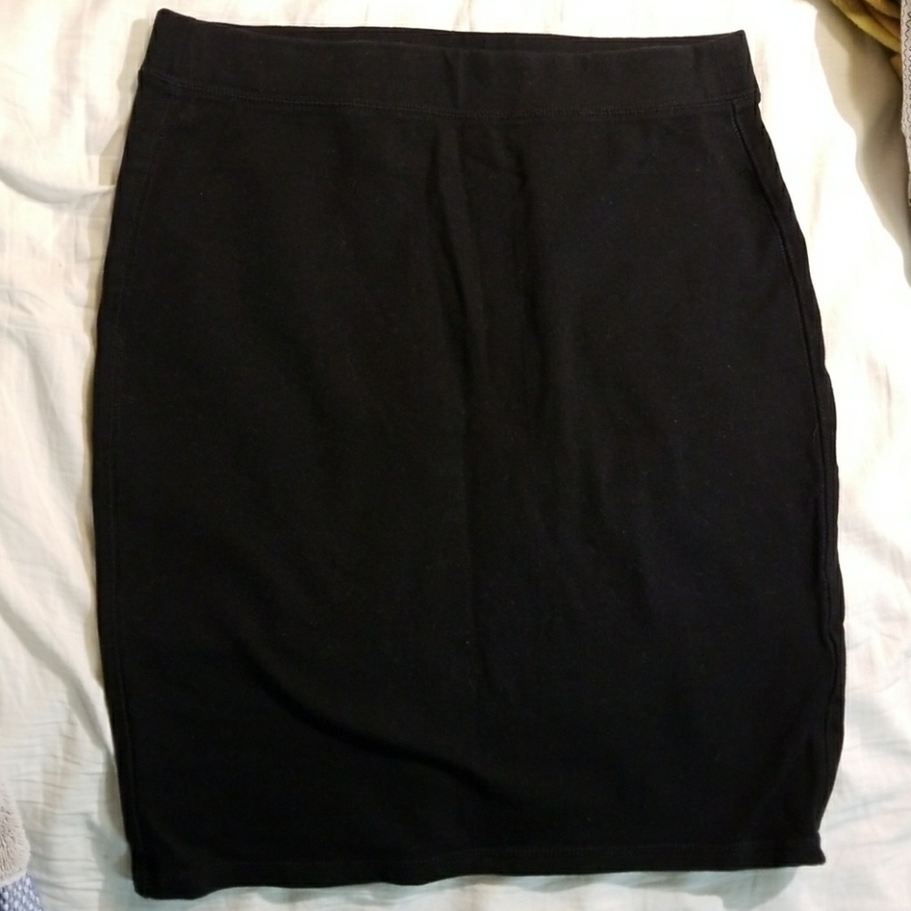 Black midi pencil skirt