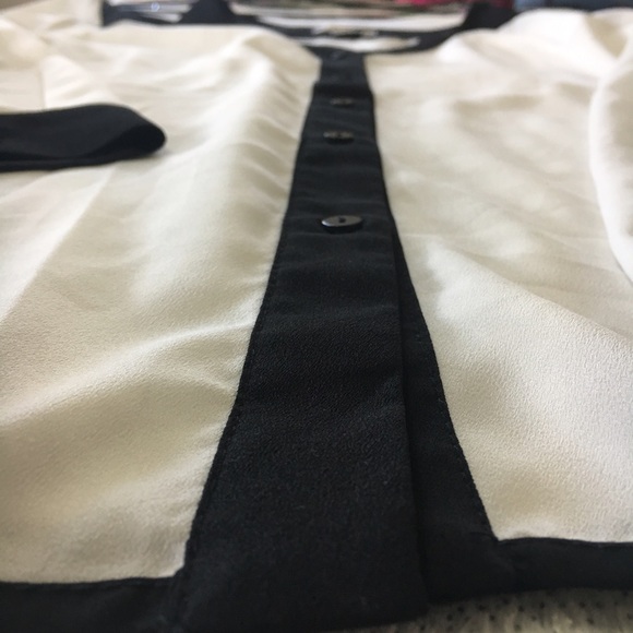 Gorgeous button down shirt 3x - Picture 3 of 4