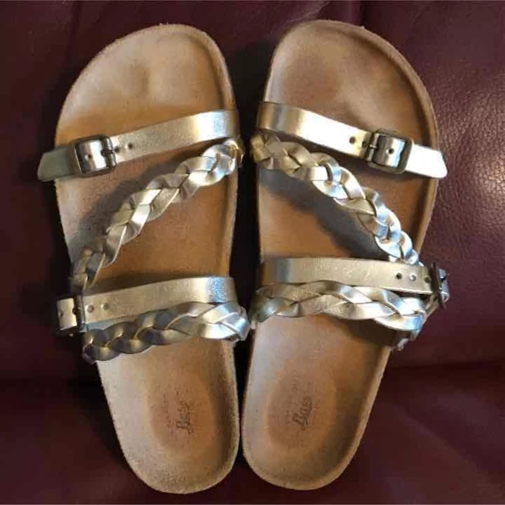 ISO sandals like these!!!!!!