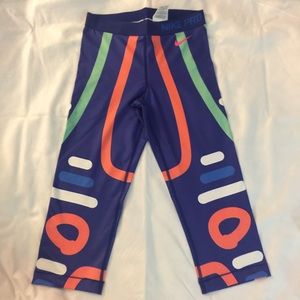 NIKE Women's pro X O capris