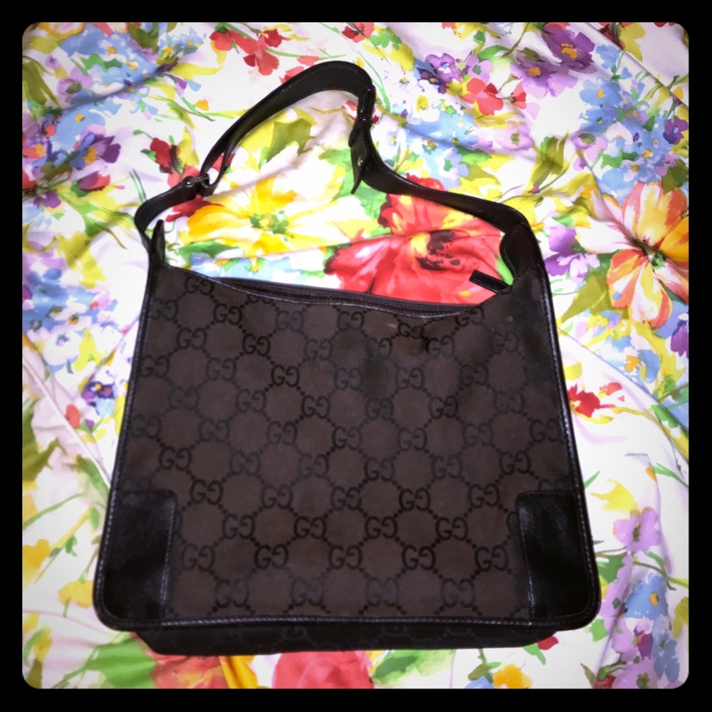 Authentic Gucci shoulder bag