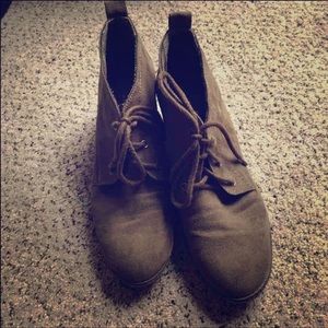W10 Suede Lace-up Brown Heeled Booties