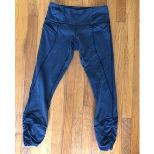 lululemon athletica cropped navy blue leggings