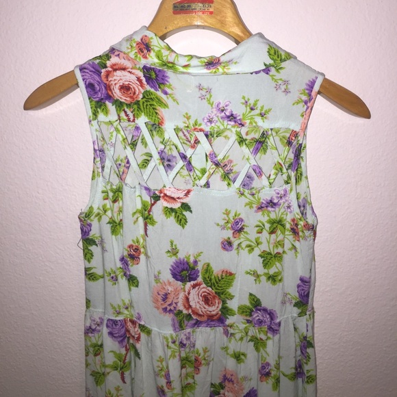 Dress - Picture 3 of 4