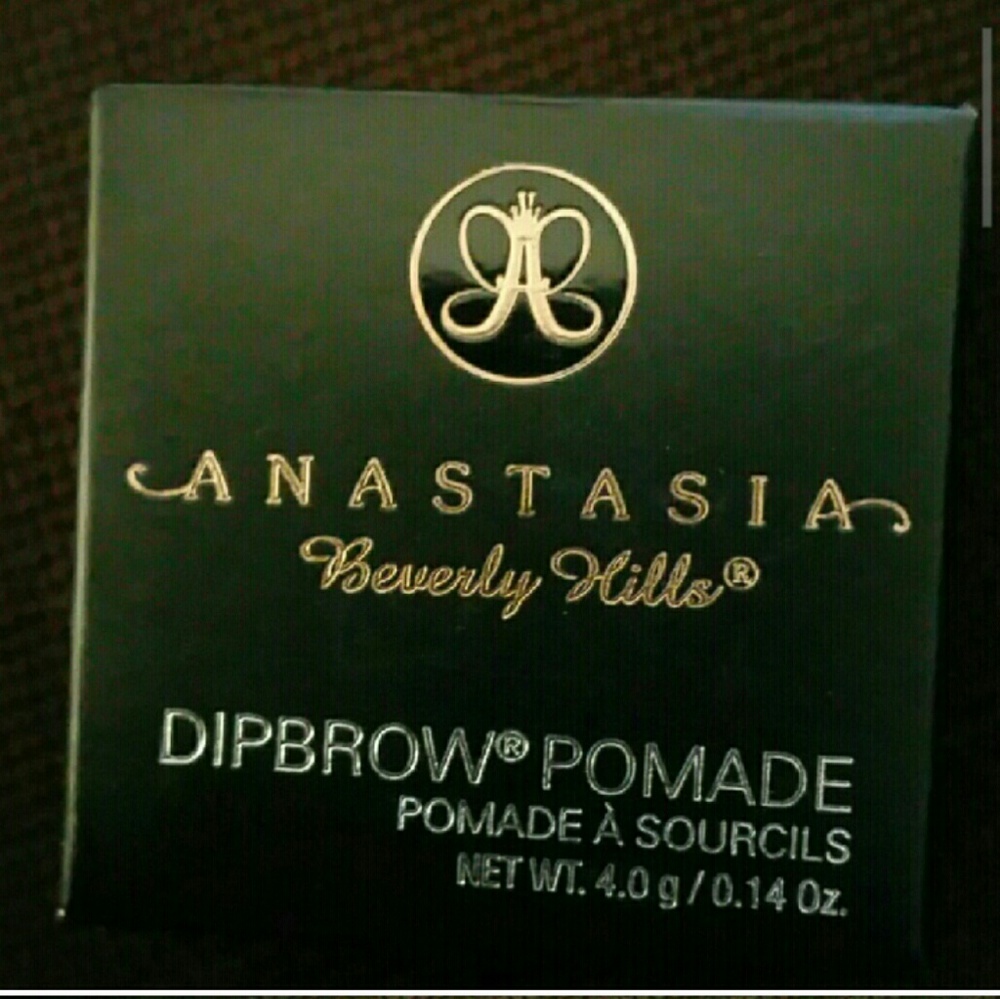 Anastasia Beverly Hills eyebrow definer and brush