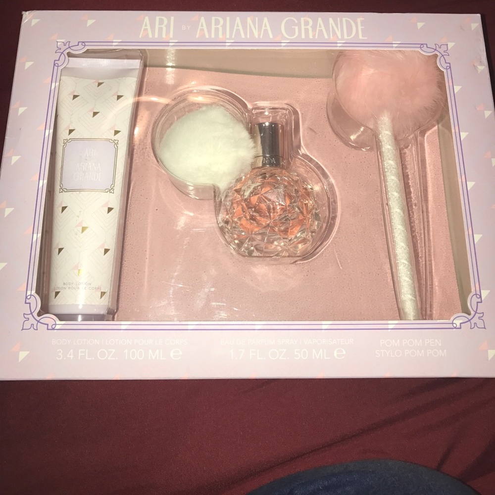 ARI by Ariana Grande Perfume