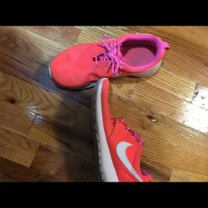 Nike tennis shoes
