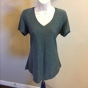 Under Armour Women's V-Neck Short Sleeve Shirt
