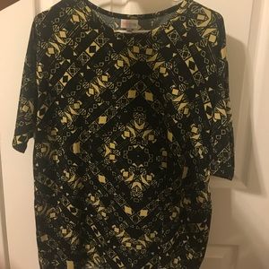 Cute Lularoe top